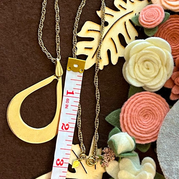 Vintage Sarah Coventry Gold Retro Pendant Necklace - Picture 6 of 7